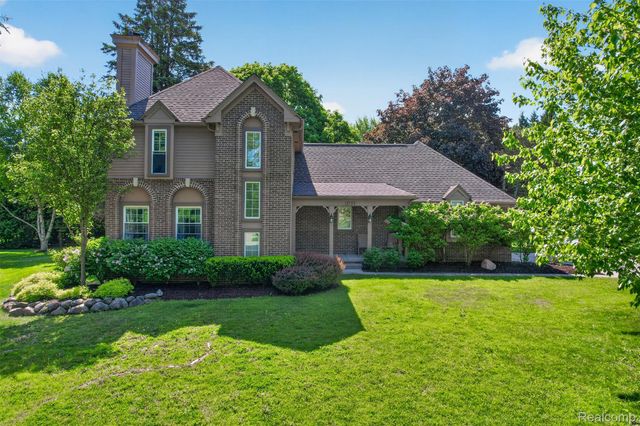 6182 Ledwin Drive, Troy, MI 48098