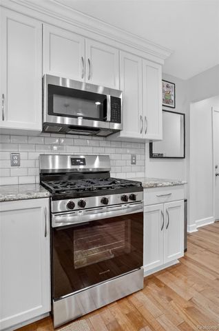 6182 Ledwin Drive, Troy, MI 48098