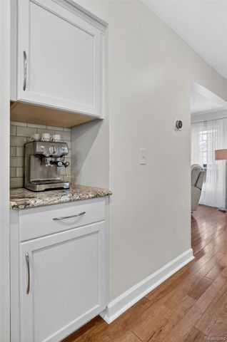 6182 Ledwin Drive, Troy, MI 48098