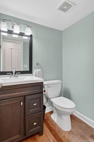 6182 Ledwin Drive, Troy, MI 48098