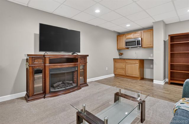6182 Ledwin Drive, Troy, MI 48098