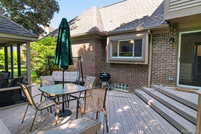 6182 Ledwin Drive, Troy, MI 48098