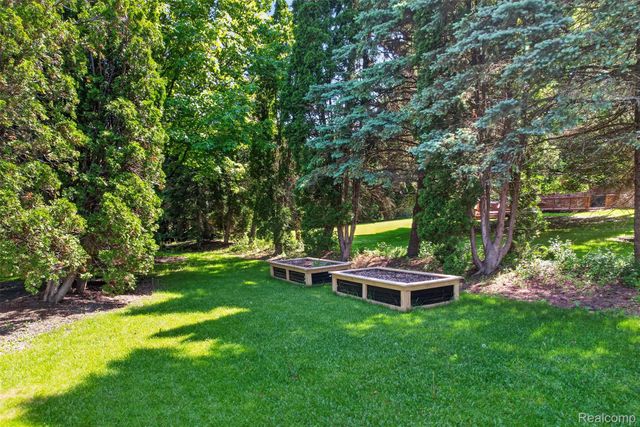 6182 Ledwin Drive, Troy, MI 48098
