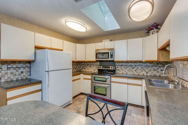 4517 Glenbrook Drive, Kingsport, TN 37664