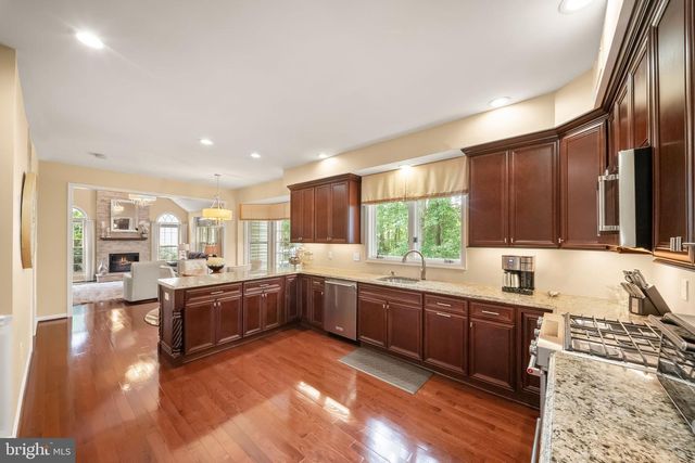 5667 LONESOME DOVE CT, Clifton, VA 20124