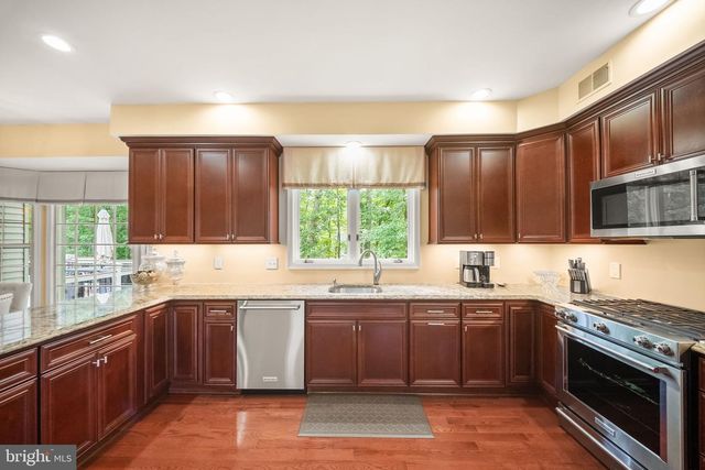 5667 LONESOME DOVE CT, Clifton, VA 20124