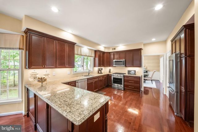 5667 LONESOME DOVE CT, Clifton, VA 20124