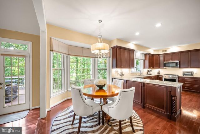 5667 LONESOME DOVE CT, Clifton, VA 20124