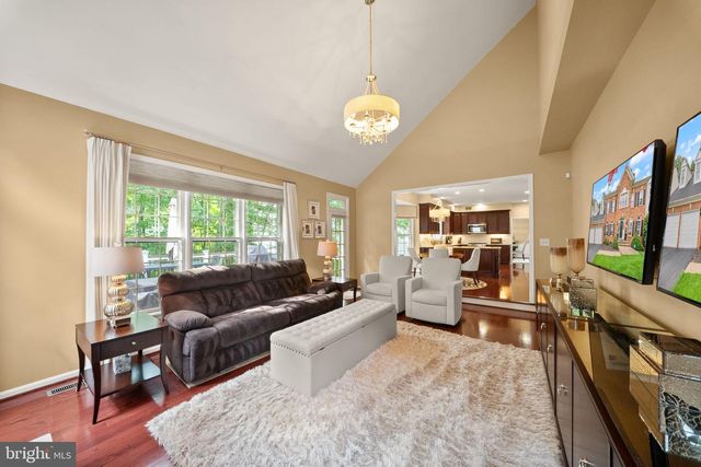 5667 LONESOME DOVE CT, Clifton, VA 20124