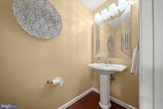 5667 LONESOME DOVE CT, Clifton, VA 20124