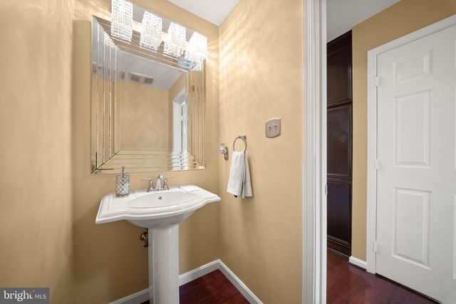 5667 LONESOME DOVE CT, Clifton, VA 20124
