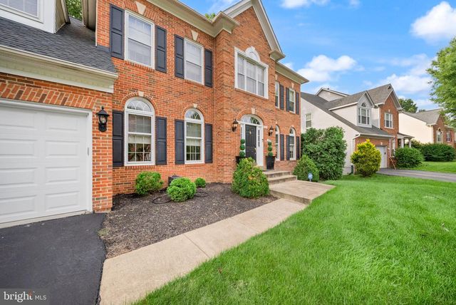 5667 LONESOME DOVE CT, Clifton, VA 20124