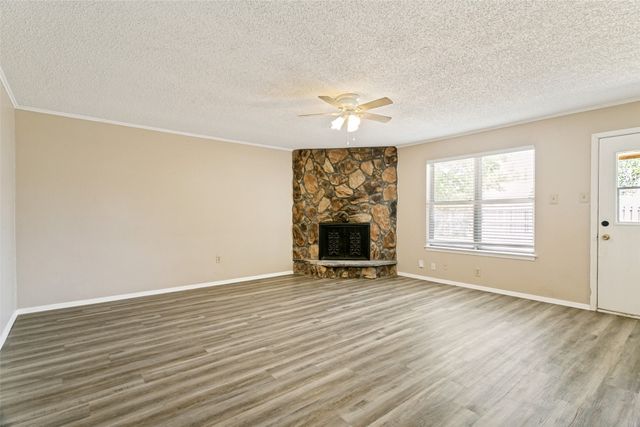 3008 Highgate Lane, Bedford, TX 76021