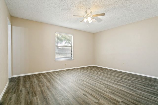 3008 Highgate Lane, Bedford, TX 76021