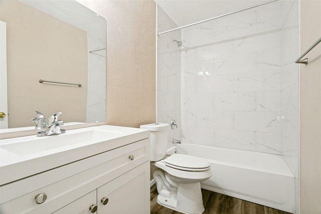 3008 Highgate Lane, Bedford, TX 76021