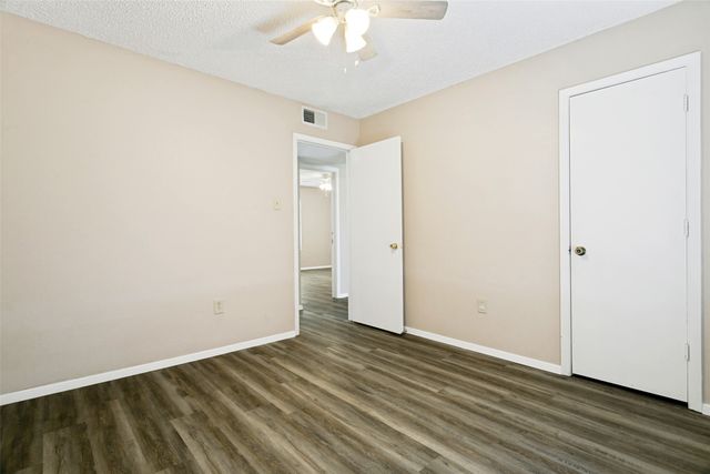 3008 Highgate Lane, Bedford, TX 76021