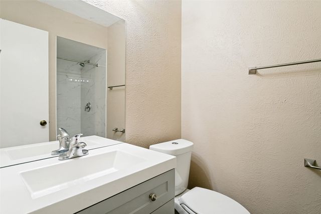 3008 Highgate Lane, Bedford, TX 76021
