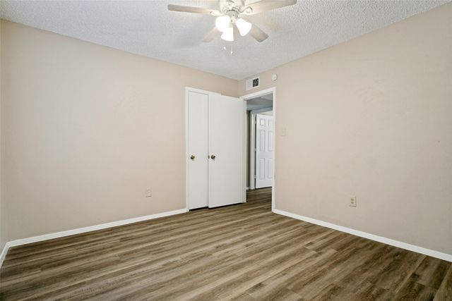 3008 Highgate Lane, Bedford, TX 76021