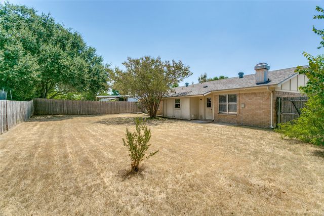 3008 Highgate Lane, Bedford, TX 76021