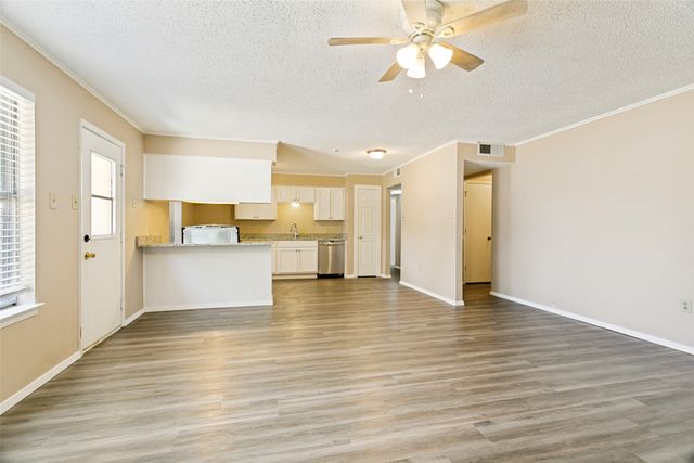 3008 Highgate Lane, Bedford, TX 76021