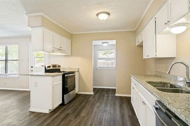 3008 Highgate Lane, Bedford, TX 76021