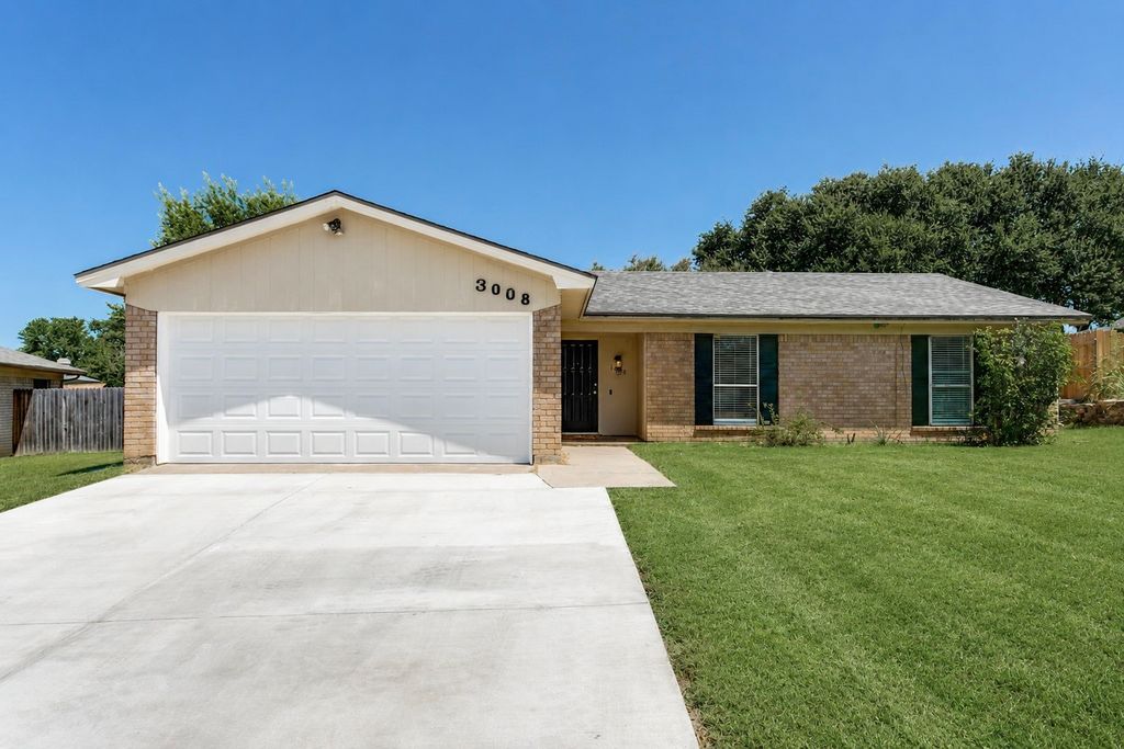 3008 Highgate Lane, Bedford, TX 76021