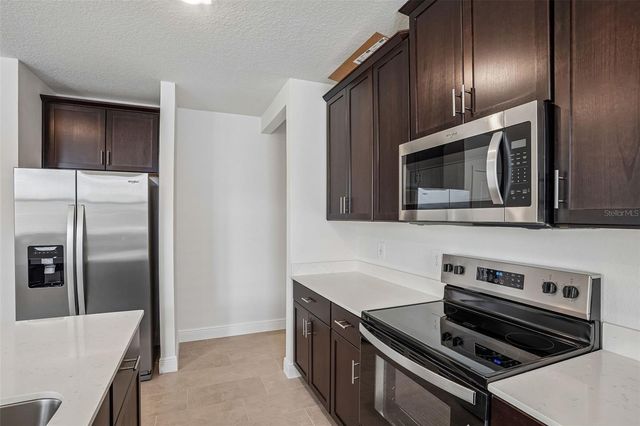 883 SUNSHOWER DRIVE, Lady Lake, FL 32159