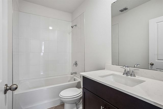 883 SUNSHOWER DRIVE, Lady Lake, FL 32159