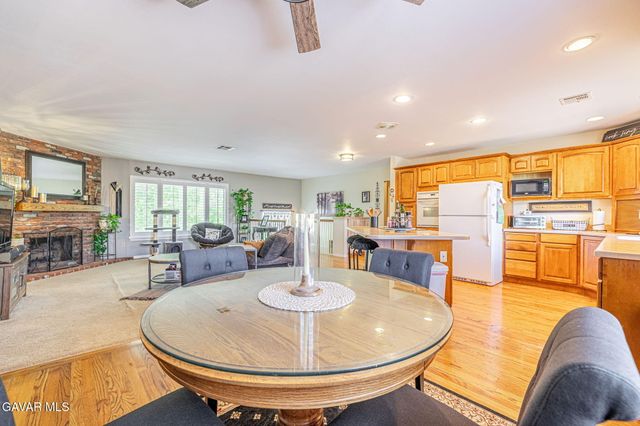 39203 W 10th Street, Palmdale, CA 93551