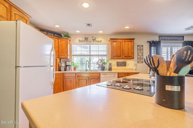 39203 W 10th Street, Palmdale, CA 93551