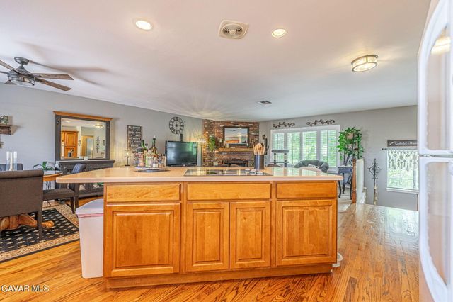39203 W 10th Street, Palmdale, CA 93551