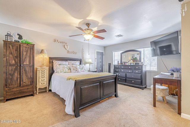 39203 W 10th Street, Palmdale, CA 93551