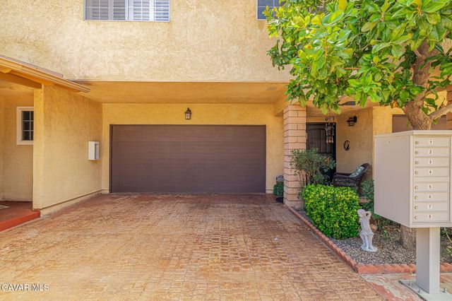39203 W 10th Street, Palmdale, CA 93551