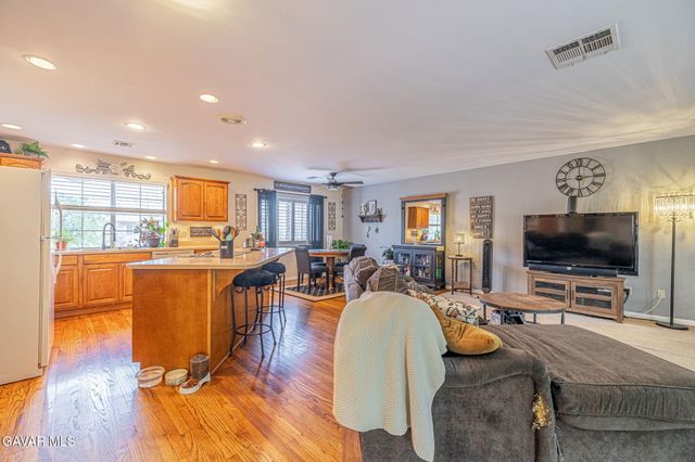 39203 W 10th Street, Palmdale, CA 93551