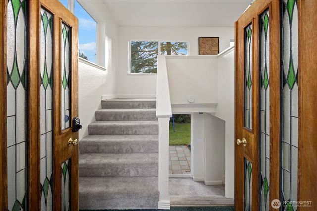 16518 Stone Ave N, Shoreline, WA 98133
