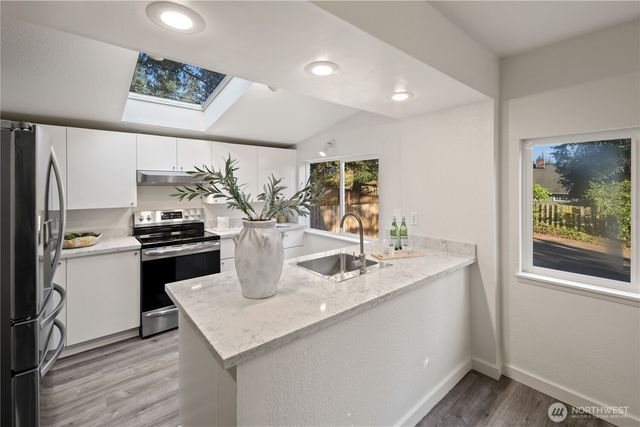 16518 Stone Ave N, Shoreline, WA 98133