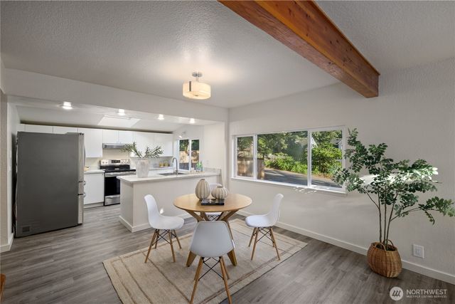 16518 Stone Ave N, Shoreline, WA 98133