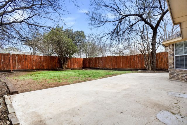 8102 Melrose Street E, White Settlement, TX 76108