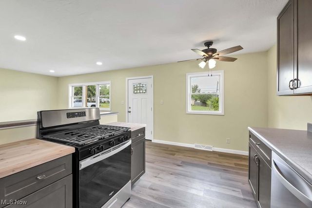 683 East Drive, Brunswick, OH 44212