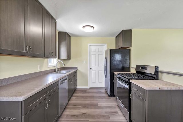 683 East Drive, Brunswick, OH 44212