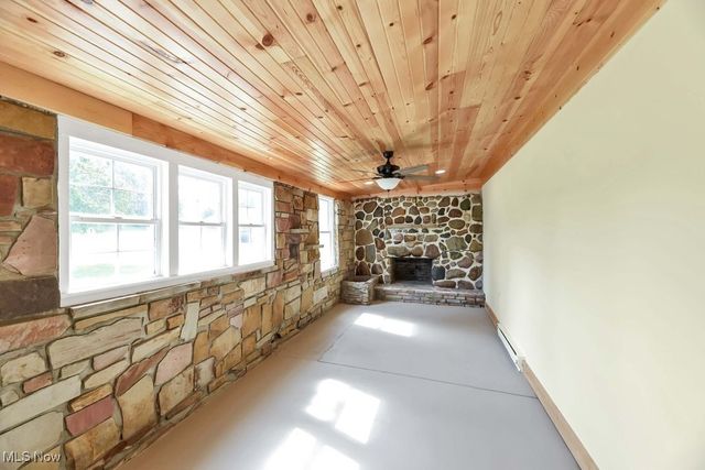 683 East Drive, Brunswick, OH 44212