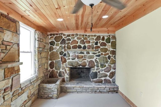 683 East Drive, Brunswick, OH 44212