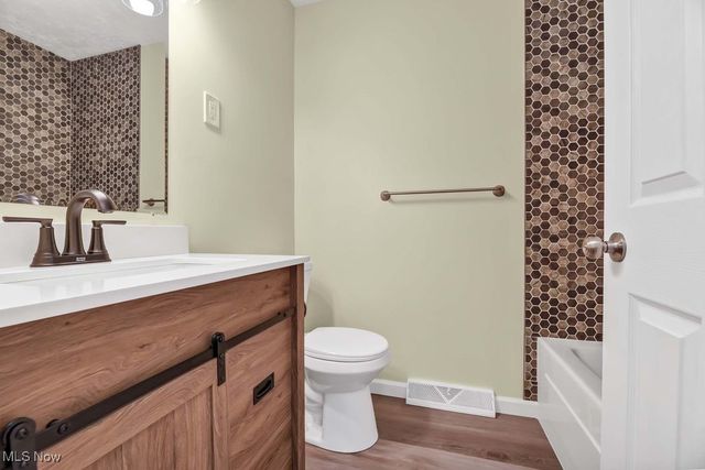 683 East Drive, Brunswick, OH 44212