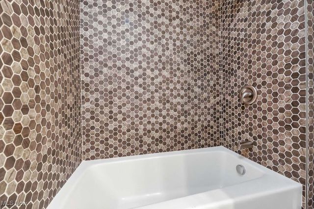 683 East Drive, Brunswick, OH 44212