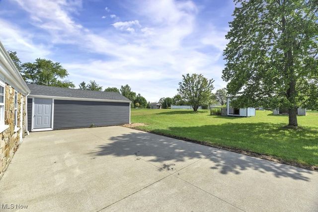 683 East Drive, Brunswick, OH 44212