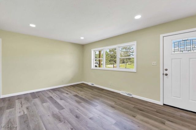 683 East Drive, Brunswick, OH 44212