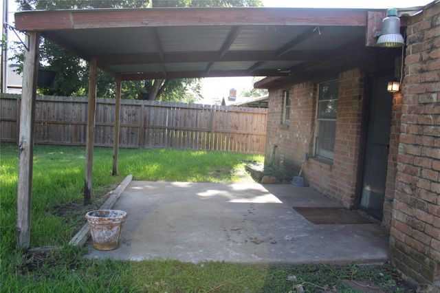 13819 Crosshaven Drive, Houston, TX 77015