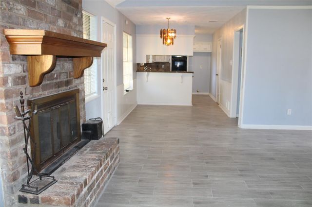 13819 Crosshaven Drive, Houston, TX 77015