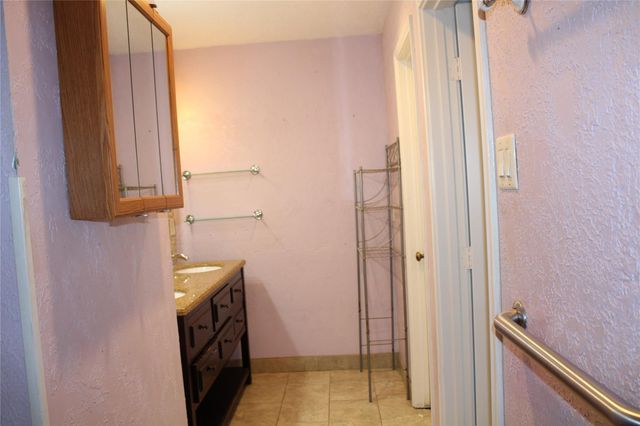 13819 Crosshaven Drive, Houston, TX 77015