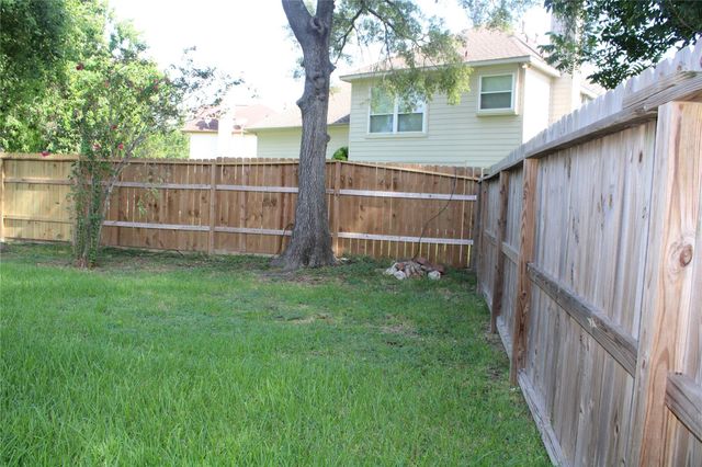 13819 Crosshaven Drive, Houston, TX 77015